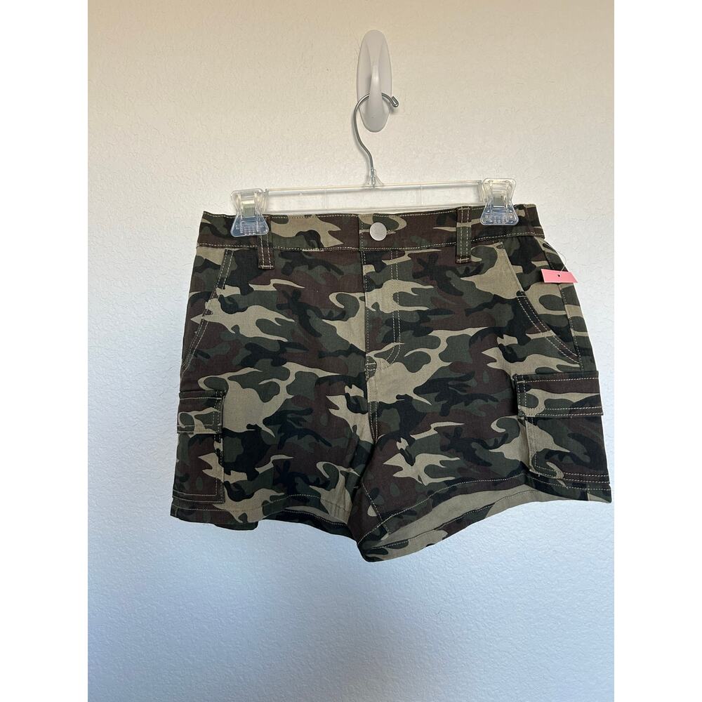 Forever 21 Cotton Blend Camo Cargo Utility Shorts - S